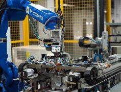 <b>董明珠對(duì)智能制造行業(yè)有很高認(rèn)可度，將來會(huì)用行動(dòng)表明</b>